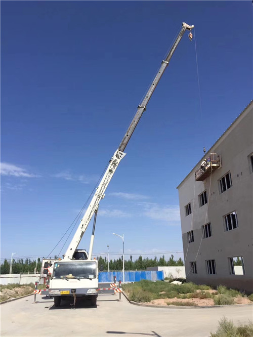 高青县“轻装强干”—— 吊车的 “轻量化臂架” 技术